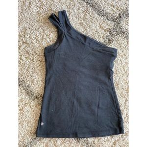 Lululemon cold shoulder tank